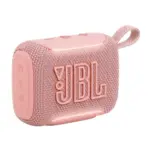 اسپیکر بلوتوثی JBL Go 5 رنگ صورتی — نمای سه‌رخ با لوگوی JBL